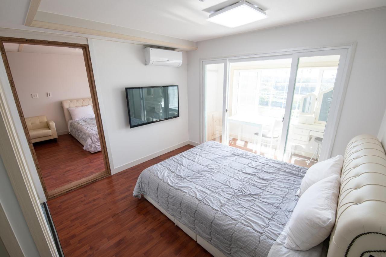 White Dream Pension Jeju Bagian luar foto