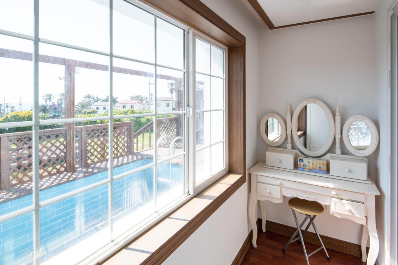 White Dream Pension Jeju Bagian luar foto