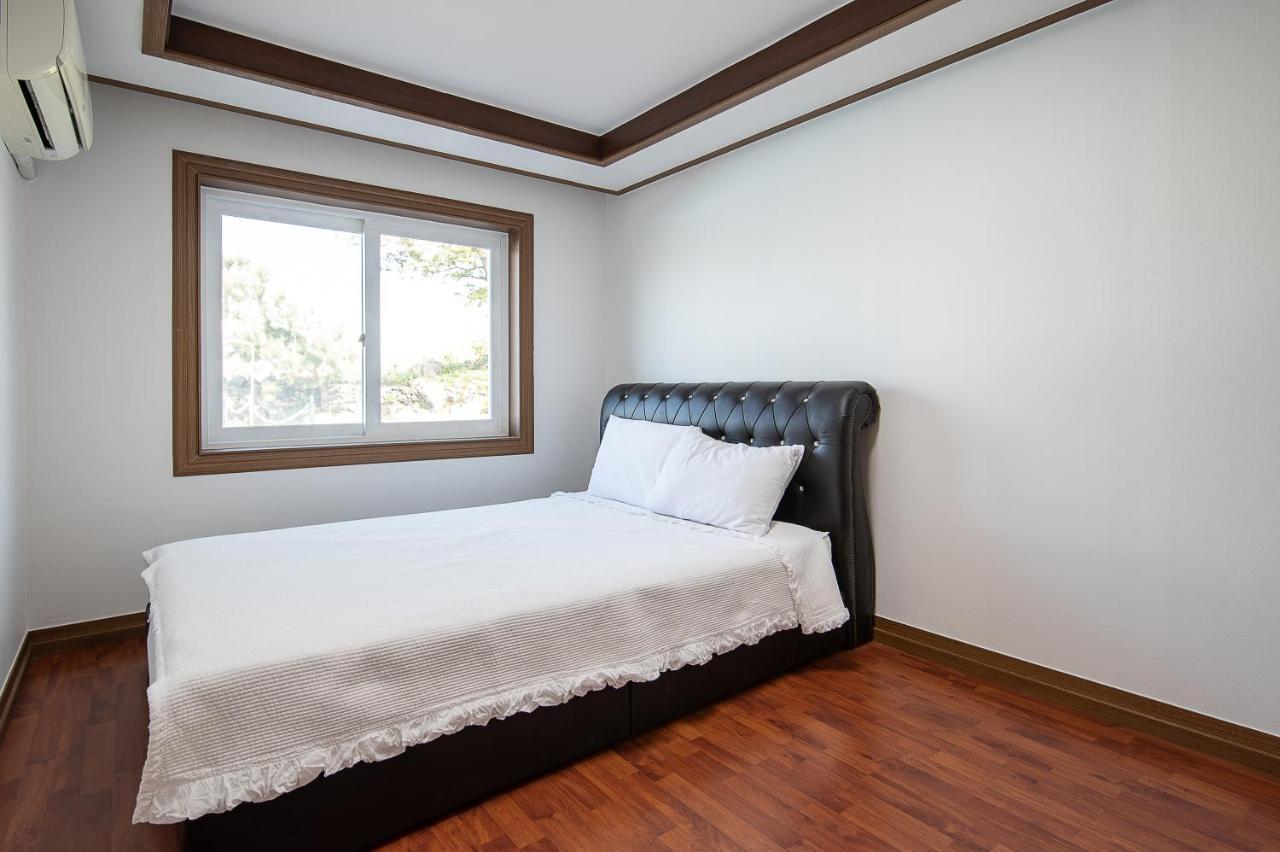 White Dream Pension Jeju Bagian luar foto