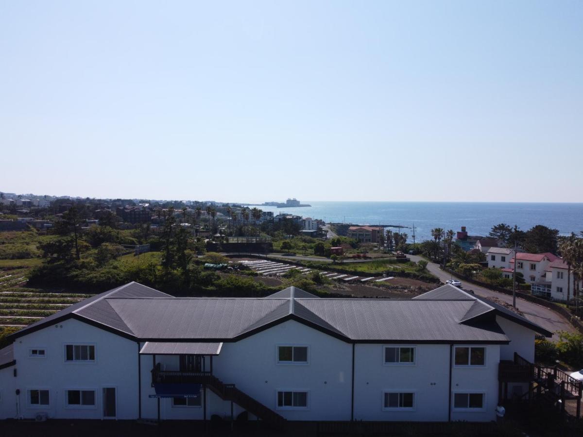White Dream Pension Jeju Bagian luar foto