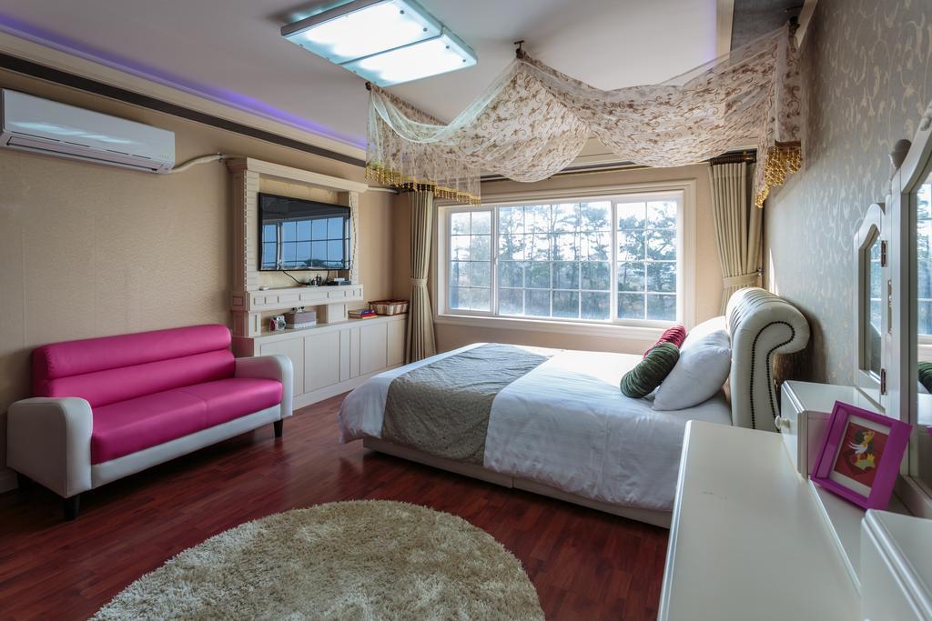 White Dream Pension Jeju Bagian luar foto