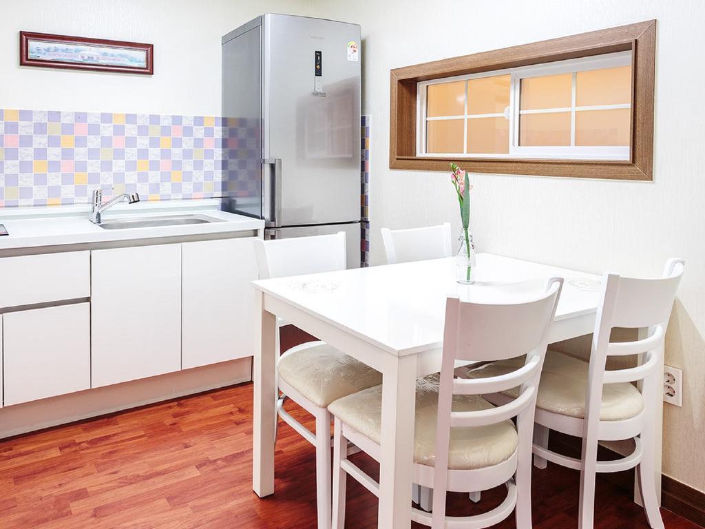 White Dream Pension Jeju Bagian luar foto