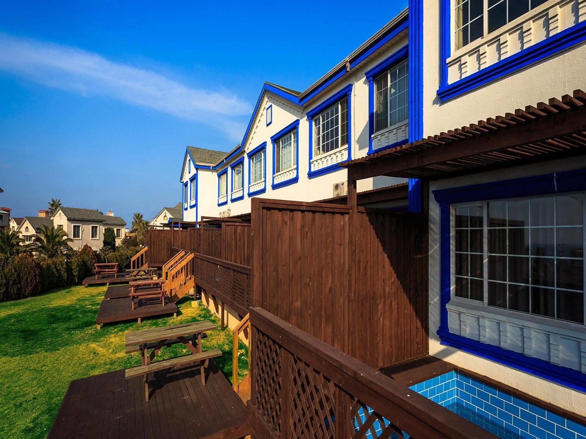 White Dream Pension Jeju Bagian luar foto