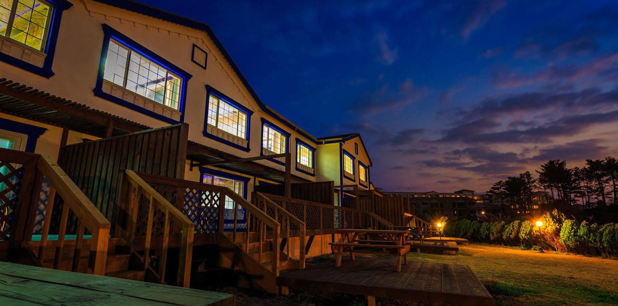 White Dream Pension Jeju Bagian luar foto