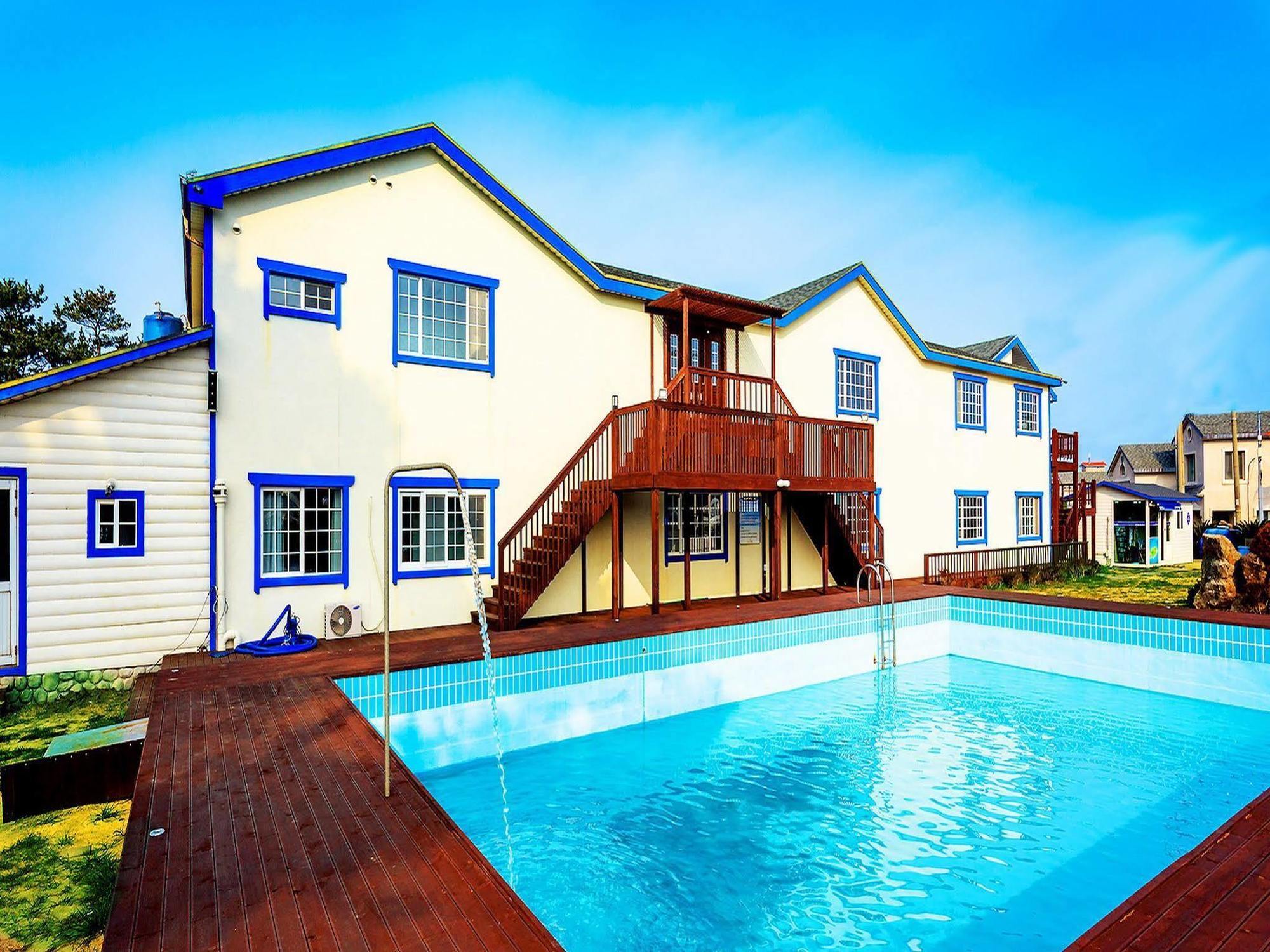 White Dream Pension Jeju Bagian luar foto