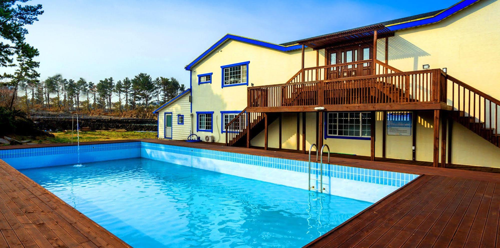 White Dream Pension Jeju Bagian luar foto