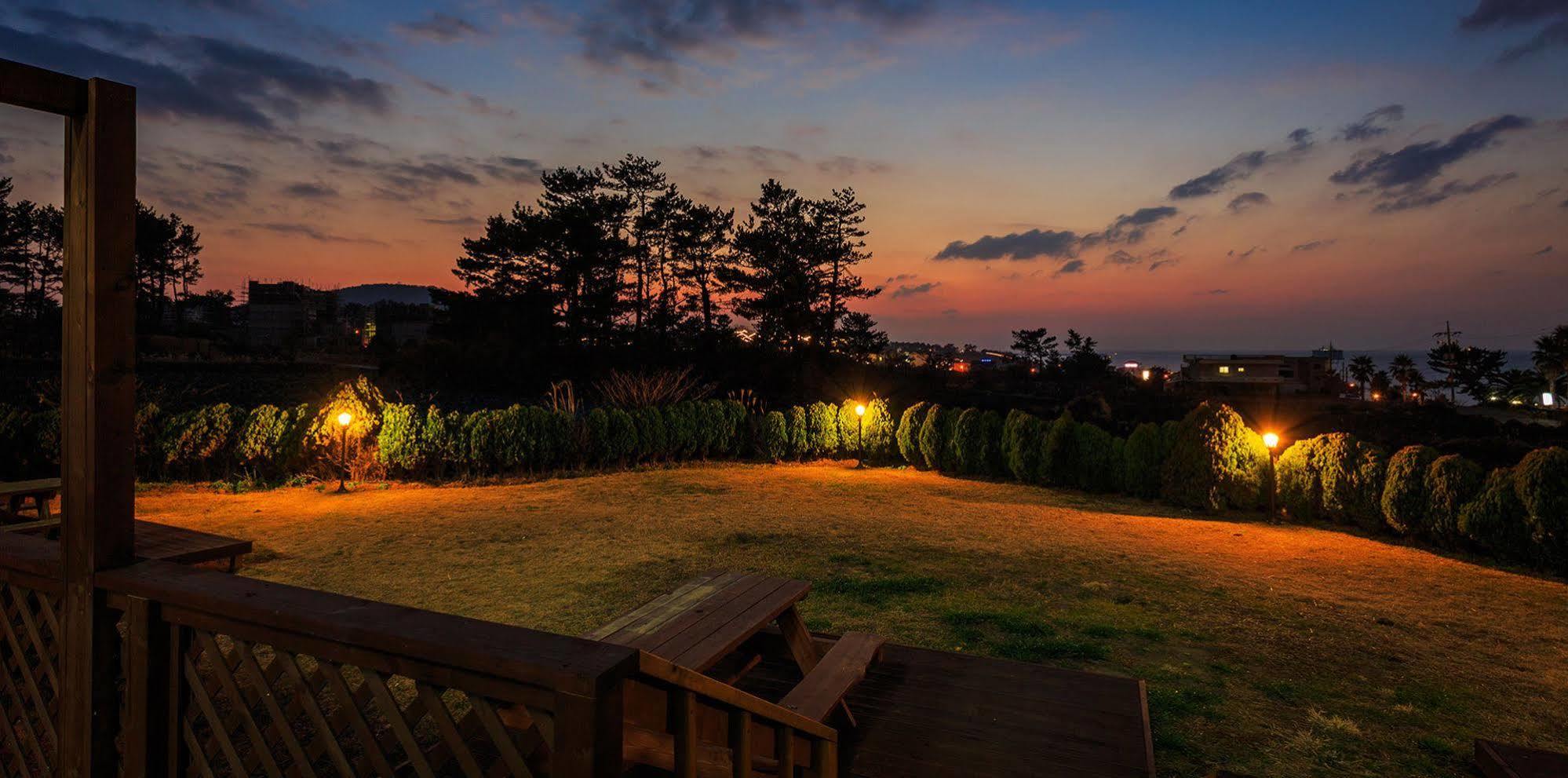 White Dream Pension Jeju Bagian luar foto